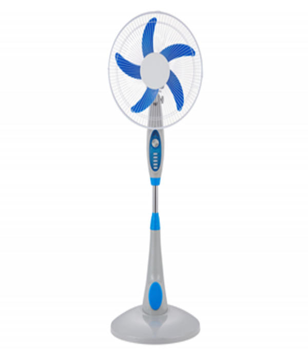 pedestal fan with a water tank